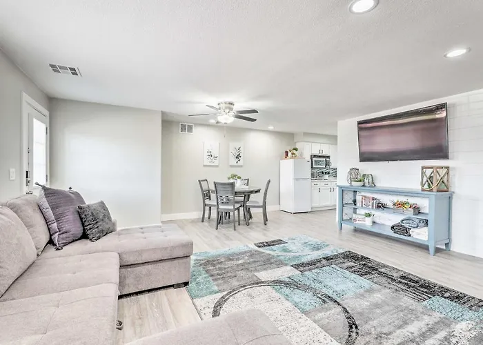 2 Mi To Dtwn Gilbert! Snowbird Escape W/ Pool