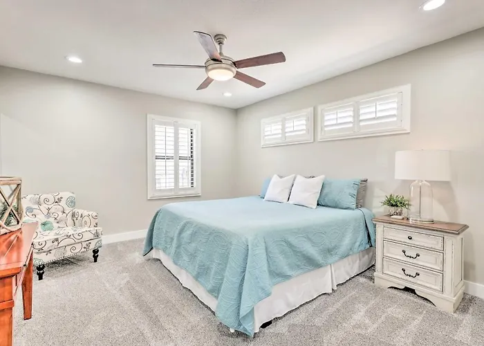 Apartment 2 Mi To Dtwn Gilbert! Snowbird Escape W/ Pool *